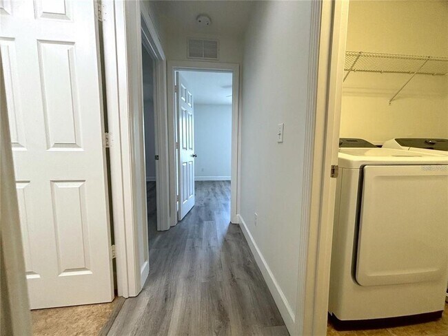 Building Photo - 1041 Honey Blossom Dr