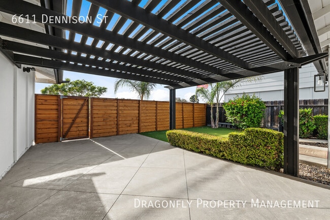 Building Photo - 6611 Dennison St