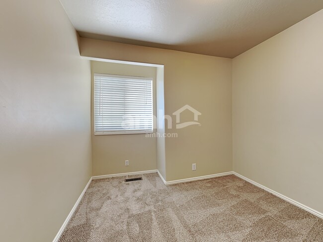 Building Photo - 3795 W 850 S