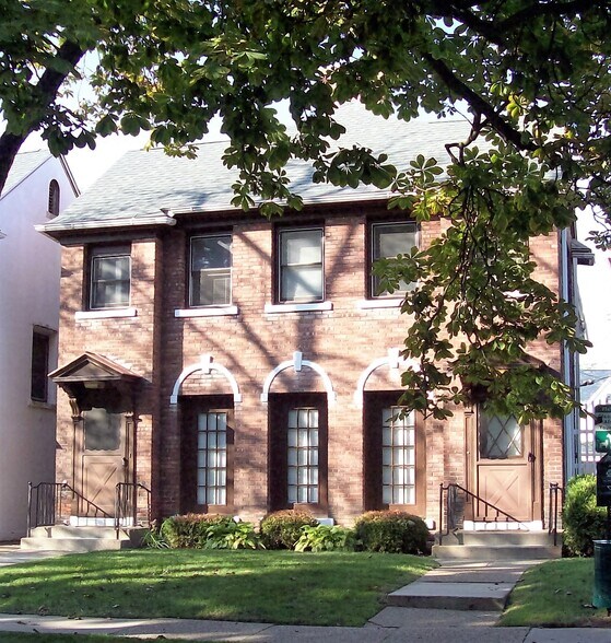 Building Photo - 608 Elmwood Ave