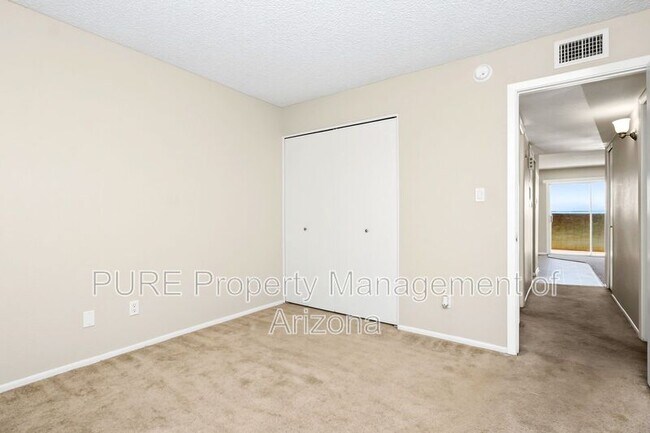 Building Photo - 1224 E Evergreen St