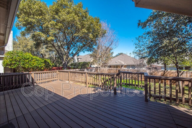 Building Photo - 1926 Simpson Trail