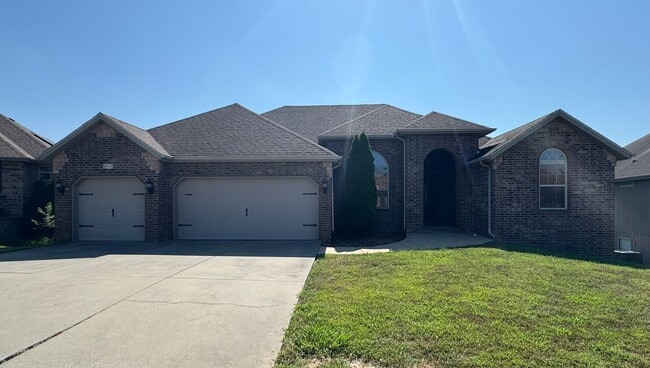 Primary Photo - 5 Bedroom | 3 Bathroom | 3 Car Garage | Wa...