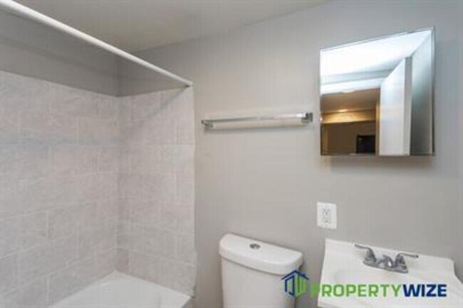 Building Photo - 2017 St Paul St