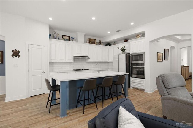 Building Photo - 33 Aqualina Wy