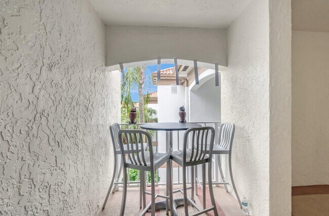 Building Photo - 7369 Orangewood Ln