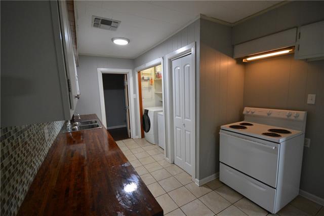 Building Photo - 118 Easy St