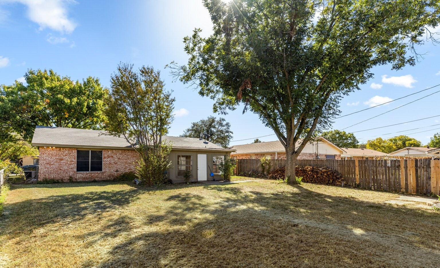 Building Photo - 216 Dirks Dr