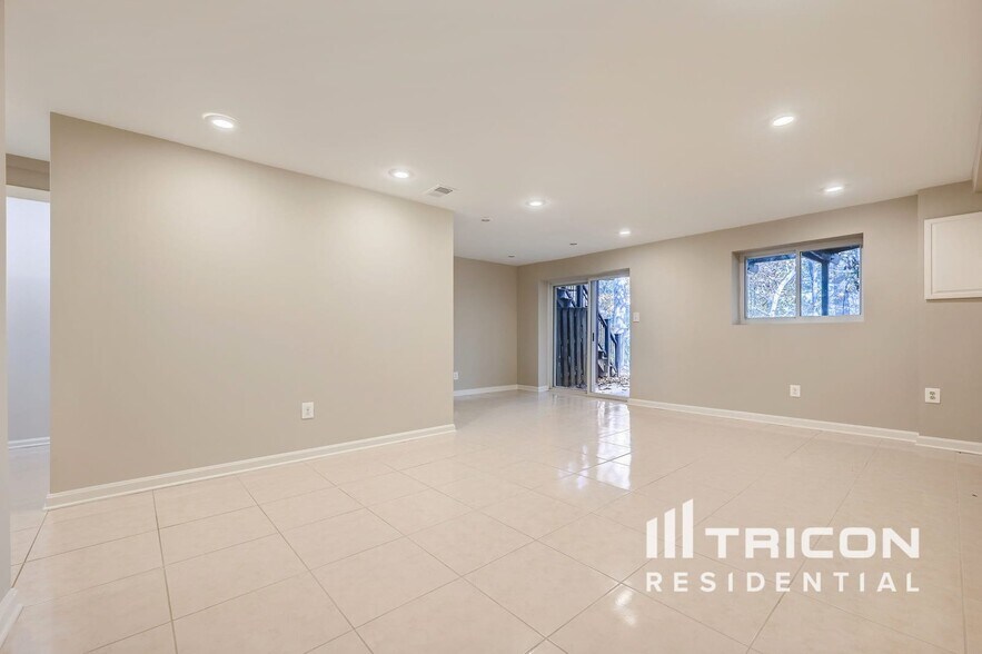 Building Photo - 337 Wye Mill Ct