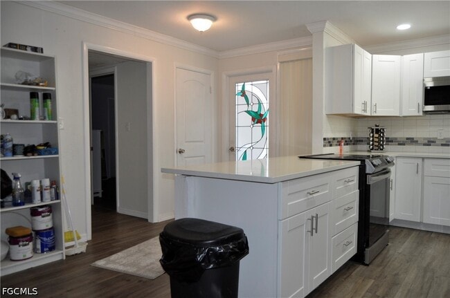 Building Photo - 1435 Alcazar Ave