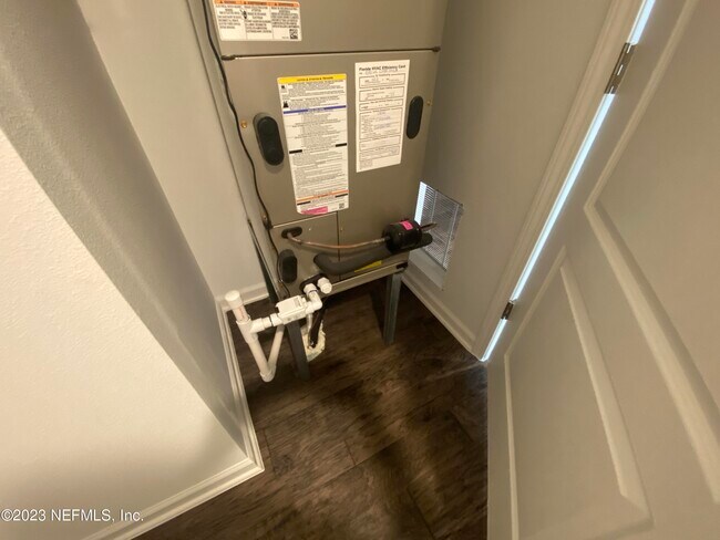 Building Photo - 2773 Oak Stream Dr