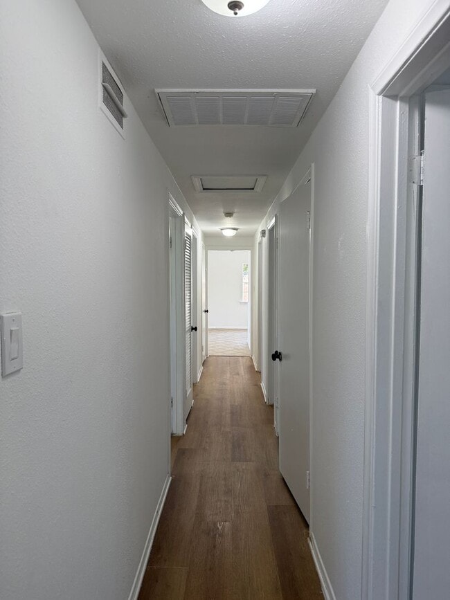 Building Photo - Charming 4-Bedroom Home for Rent in San Be...
