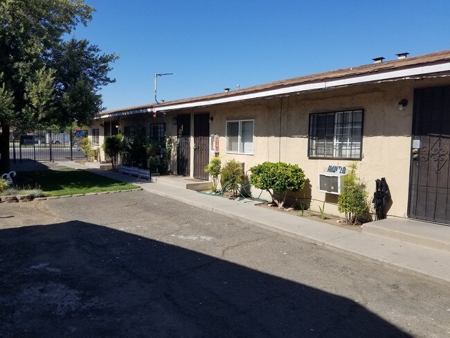 Primary Photo - 3030 E Olive Ave