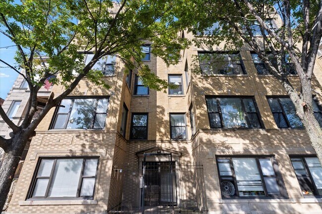 Primary Photo - 1152 N Kedzie Ave