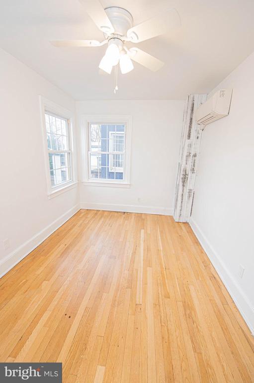 Building Photo - 308 N Division St