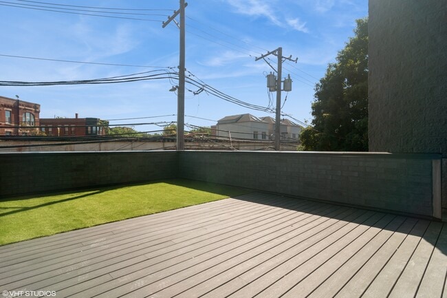 Building Photo - 1775 N Clybourn Ave