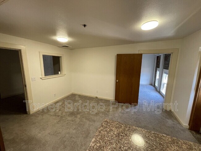 Building Photo - 122 I St