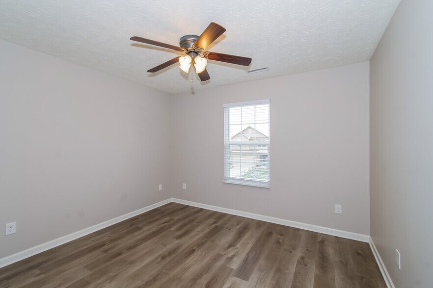 Building Photo - 7529 Pipestone Dr