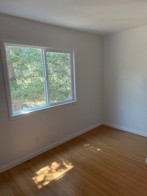 Building Photo - 110 Greenview Dr