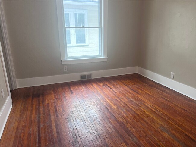 Building Photo - 135 Arbordale Ave