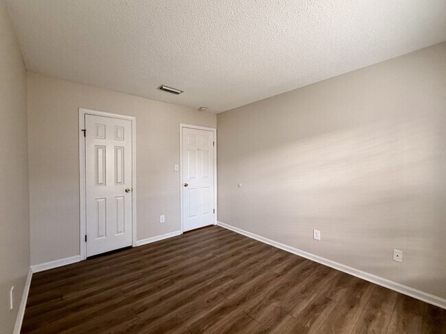Building Photo - 4213 Minnard Ct