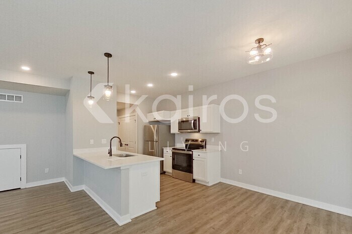 Building Photo - 6928 Holly Ct