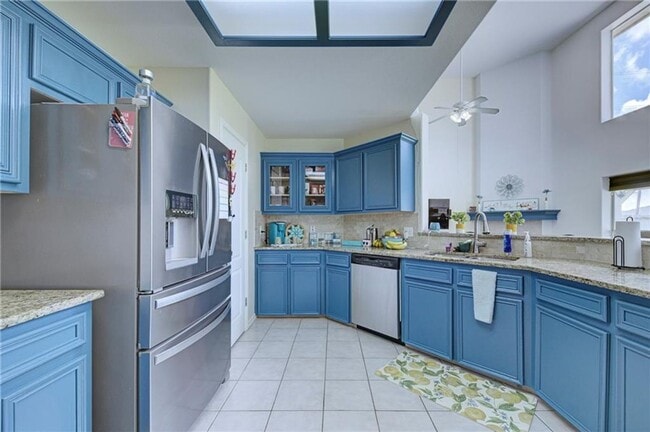 Building Photo - 14126 River Rock Dr