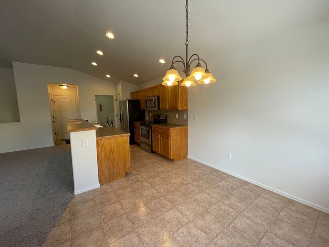 Building Photo - Low-Maintenance 3BR Ranch in Johnstown Far...