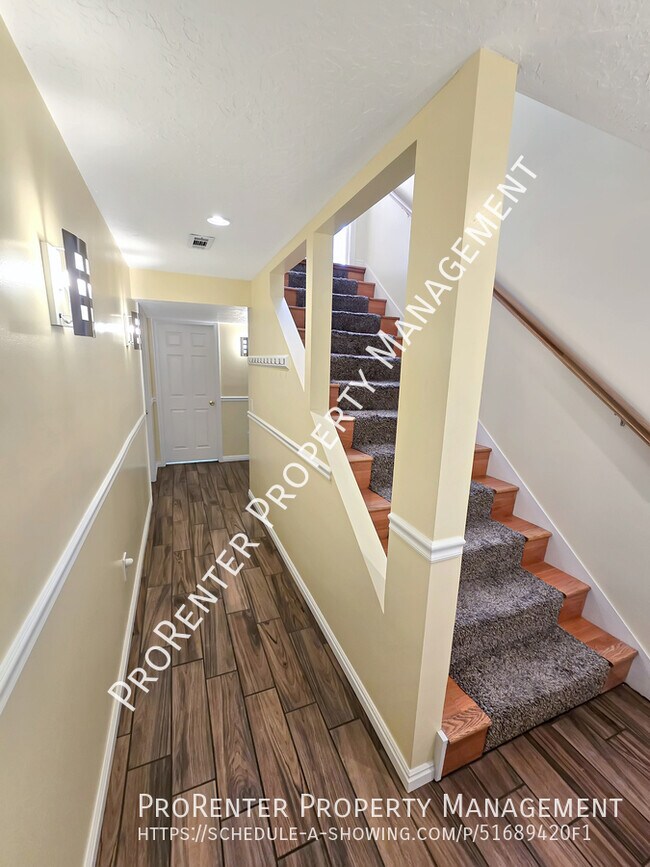 Building Photo - 2208 Kays Creek Dr