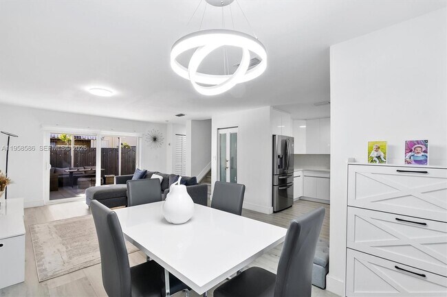 Building Photo - 342 NW 114th Ave