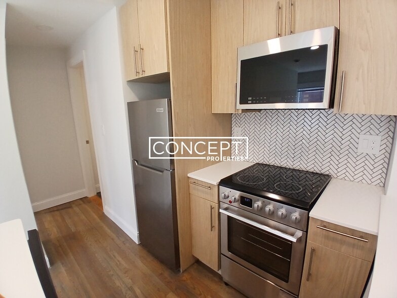 Building Photo - 529 Beacon St