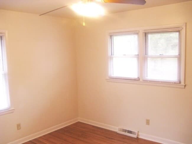 Building Photo - 2900 Hilliard Dr