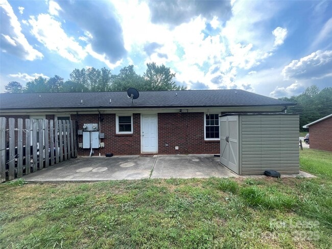 Building Photo - 2296 Beth Haven Church Rd