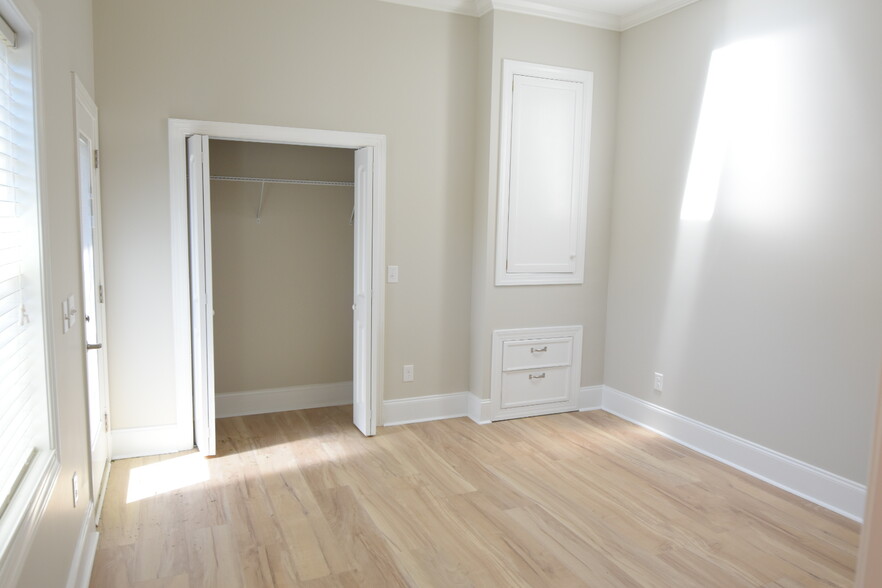 Building Photo - 621 Hadley Ct