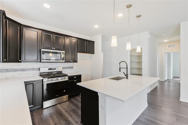 Building Photo - 2024 Robert St