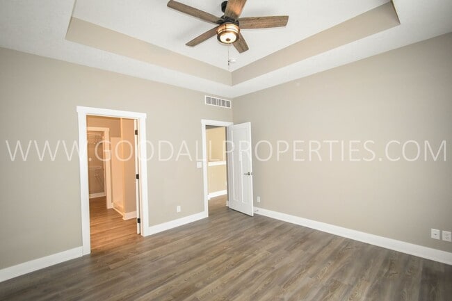 Building Photo - 4-Bedroom Ranch in Clive with Finished Basement & 3-Car Garage!