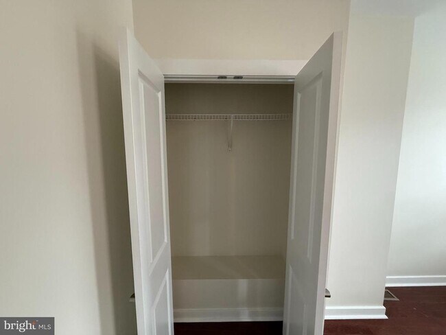 Building Photo - 1249 W College Ave