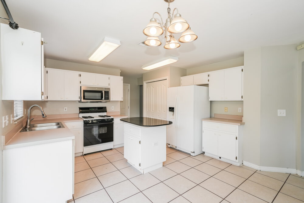 Building Photo - 1721 Scotch Pine Dr