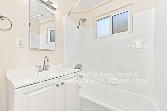Building Photo - 4427 Murietta Ave