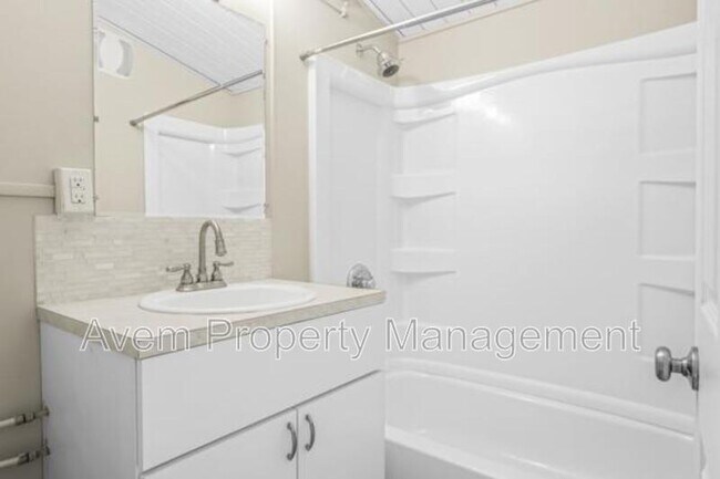 Building Photo - 13688 NW Mill Creek Dr