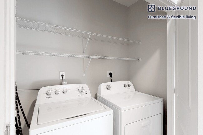 Building Photo - 861 Broadway-SI FL3-ID4633A