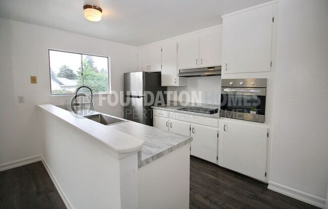 Building Photo - 115 Grande Vista