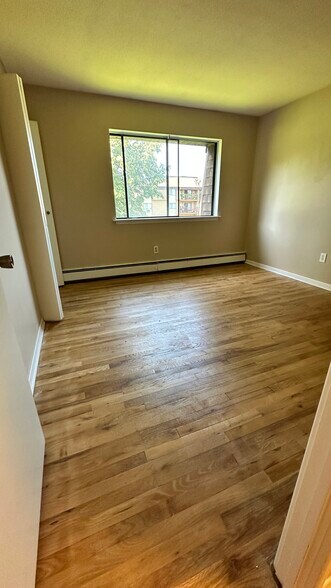 2nd bedroom - 581 Crown St