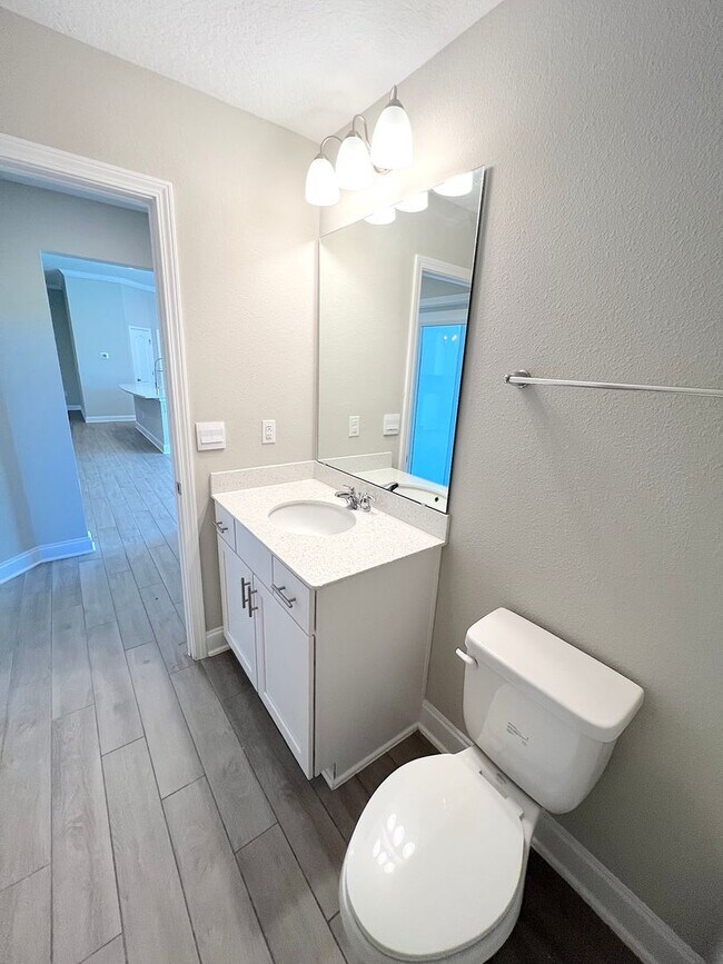 Building Photo - GORGEOUS 5 Bed 4 Bath 3 Car Garage HOME w COMMUNITY POOL for RENT!