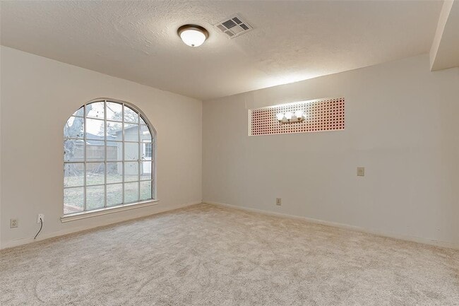 Building Photo - 6831 Reed Rd
