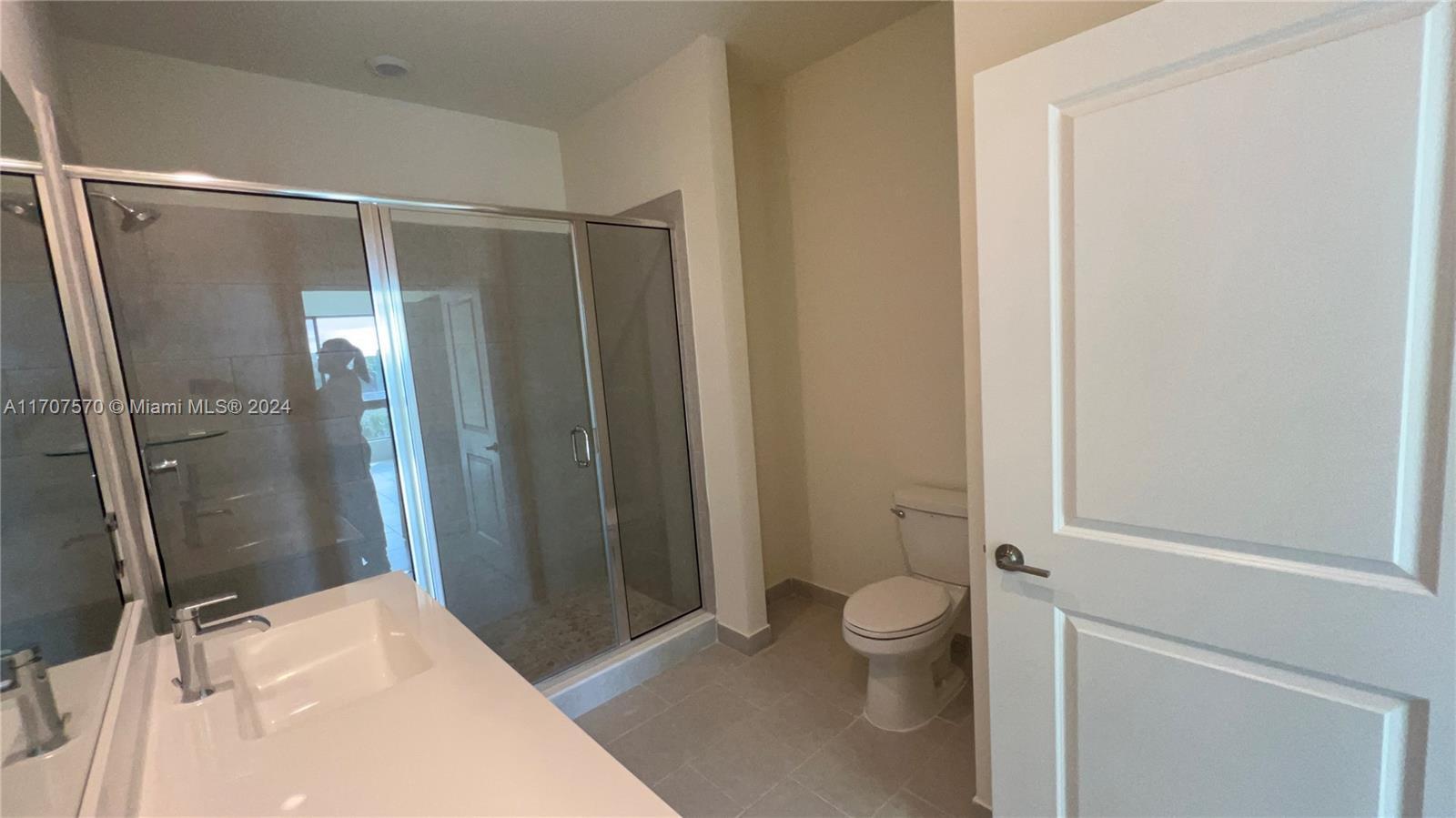 Primary Bathroom - 8167 NW 41st St