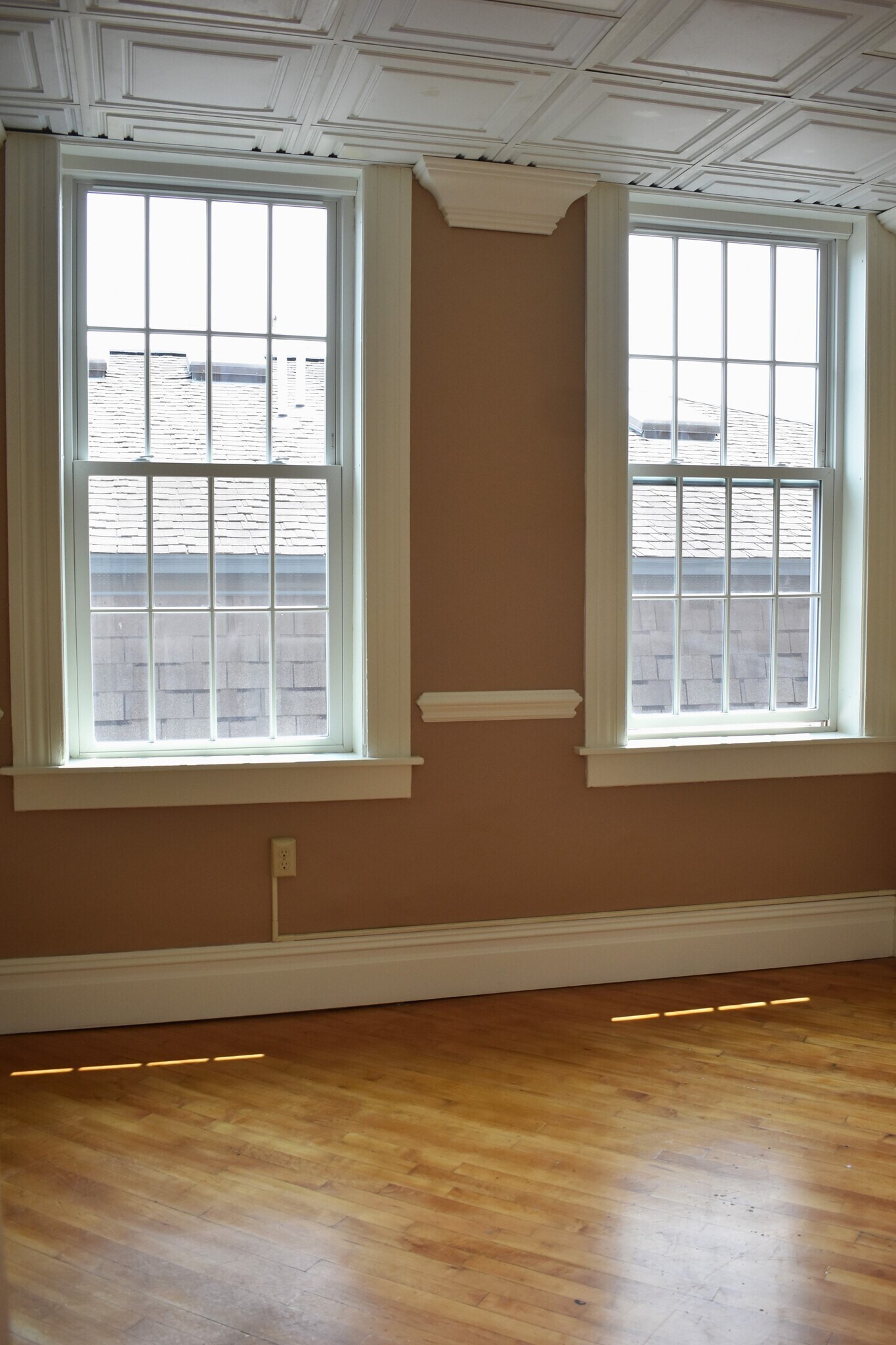 Building Photo - 270 Pleasant St