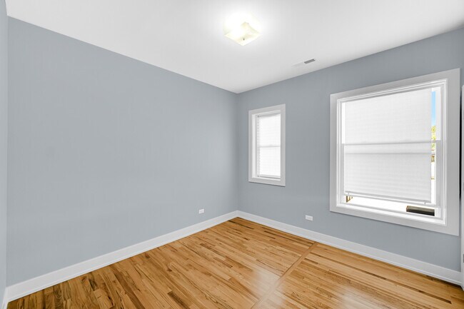 Building Photo - 6024 S Eberhart Ave