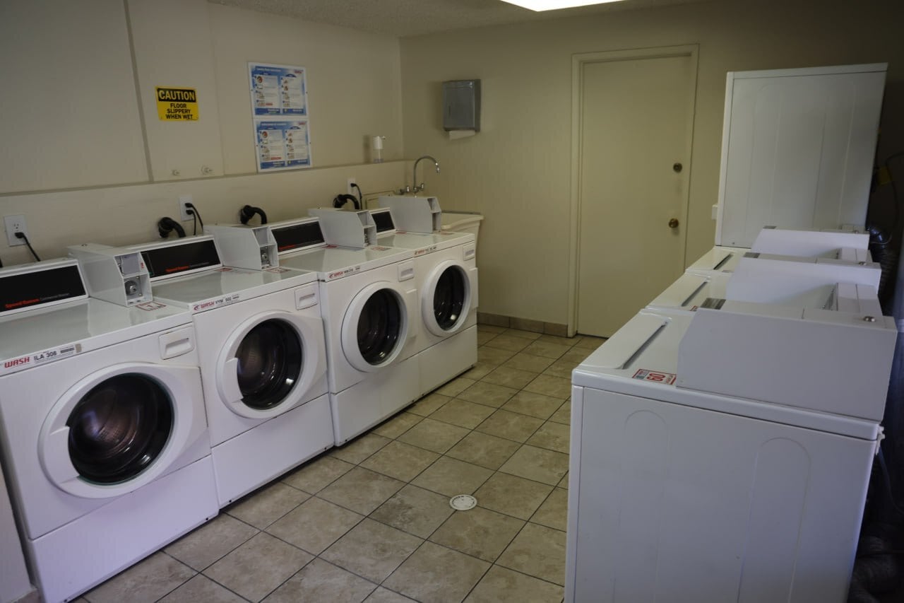 Building Photo - 5403 Newcastle Ave