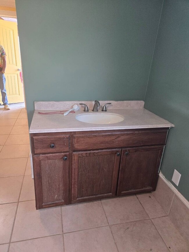 Building Photo - 1075 Sweeten Creek Rd